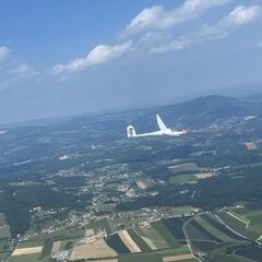 Flugwegposition um 13:37:56: Aufgenommen in der Nähe von Gemeinde Mortantsch, 8160, Österreich in 1221 Meter