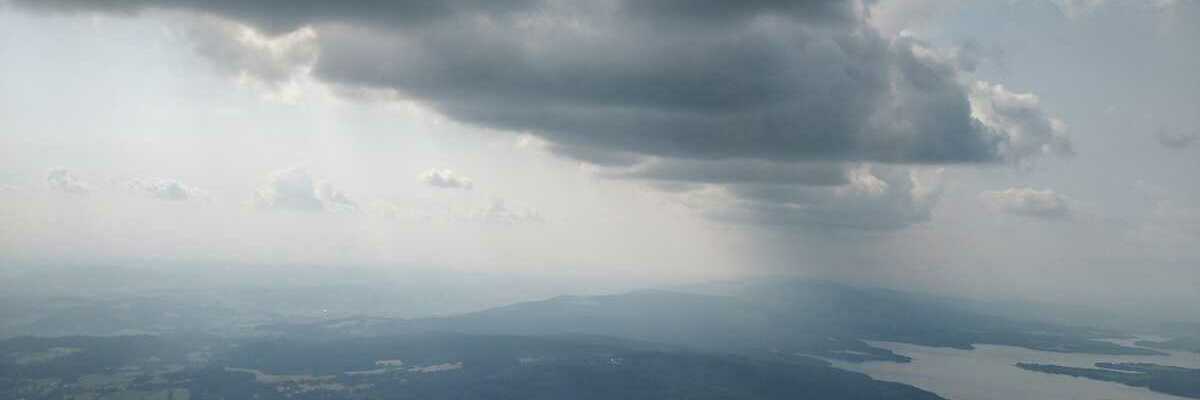 Flugwegposition um 14:31:32: Aufgenommen in der Nähe von Okres Český Krumlov, Tschechien in 1809 Meter