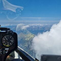 Flugwegposition um 13:33:43: Aufgenommen in der Nähe von Arrondissement de Barcelonnette, Frankreich in 3764 Meter