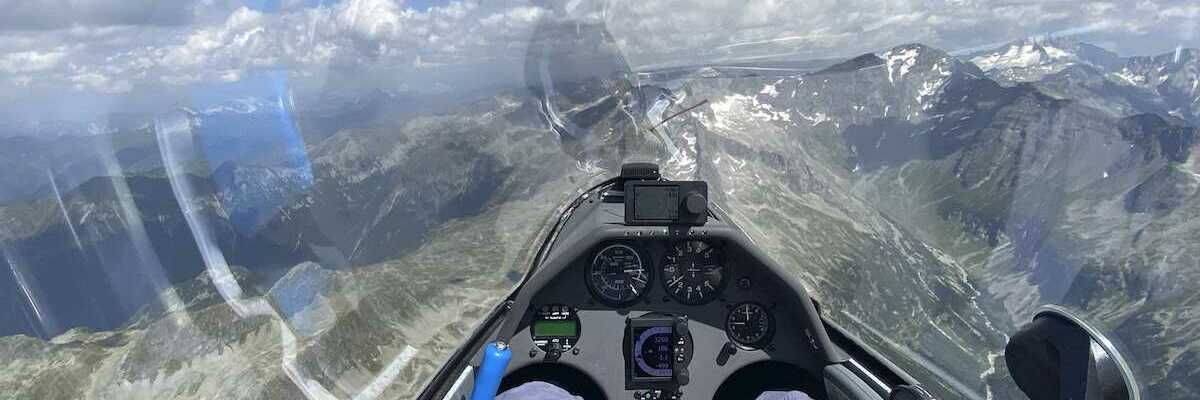 Flugwegposition um 12:50:29: Aufgenommen in der Nähe von Gemeinde Bad Gastein, Bad Gastein, Österreich in 3044 Meter