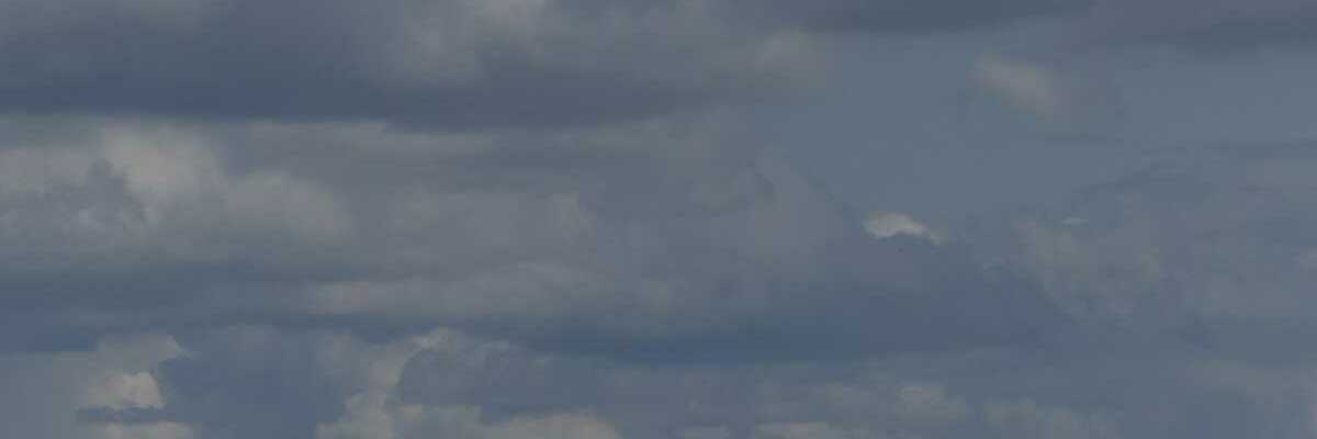 Flugwegposition um 11:17:33: Aufgenommen in der Nähe von Gemeinde Waldkirchen an der Thaya, 3844, Österreich in 1243 Meter