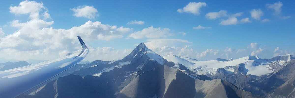 Flugwegposition um 15:18:21: Aufgenommen in der Nähe von Gemeinde Kals am Großglockner, 9981, Österreich in 3280 Meter