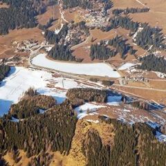 Flugwegposition um 14:42:27: Aufgenommen in der Nähe von Gemeinde Tyrnau, Tyrnau, Österreich in 2933 Meter