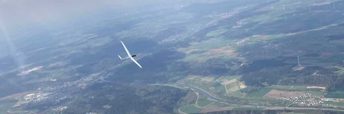 Flugwegposition um 12:20:44: Aufgenommen in der Nähe von Neumarkt in der Oberpfalz, Deutschland in 1989 Meter