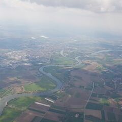 Flugwegposition um 11:38:23: Aufgenommen in der Nähe von Straubing-Bogen, Deutschland in 1786 Meter
