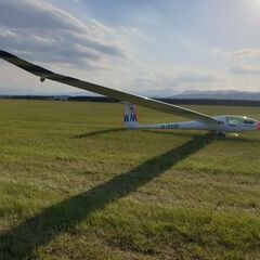 Flugwegposition um 16:11:46: Aufgenommen in der Nähe von Wiener Neustadt, Österreich in 216 Meter