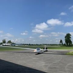 Flugwegposition um 08:53:40: Aufgenommen in der Nähe von Gemeinde Suben, Österreich in 275 Meter