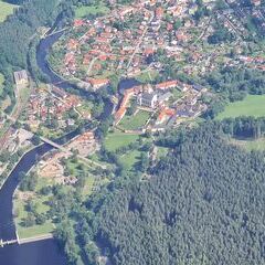 Flugwegposition um 14:23:01: Aufgenommen in der Nähe von Okres Český Krumlov, Tschechien in 1693 Meter
