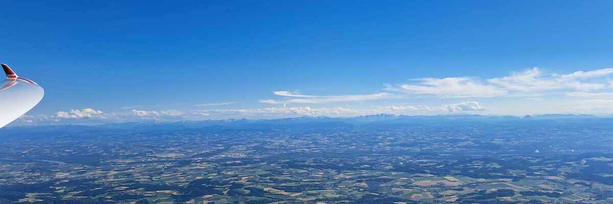 Flugwegposition um 15:38:50: Aufgenommen in der Nähe von Gemeinde Hagenberg im Mühlkreis, 4232 Hagenberg im Mühlkreis, Österreich in 1757 Meter