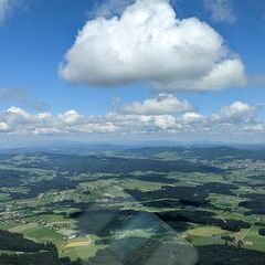 Flugwegposition um 09:49:28: Aufgenommen in der Nähe von Gemeinde Hellmonsödt, Hellmonsödt, Österreich in 1378 Meter