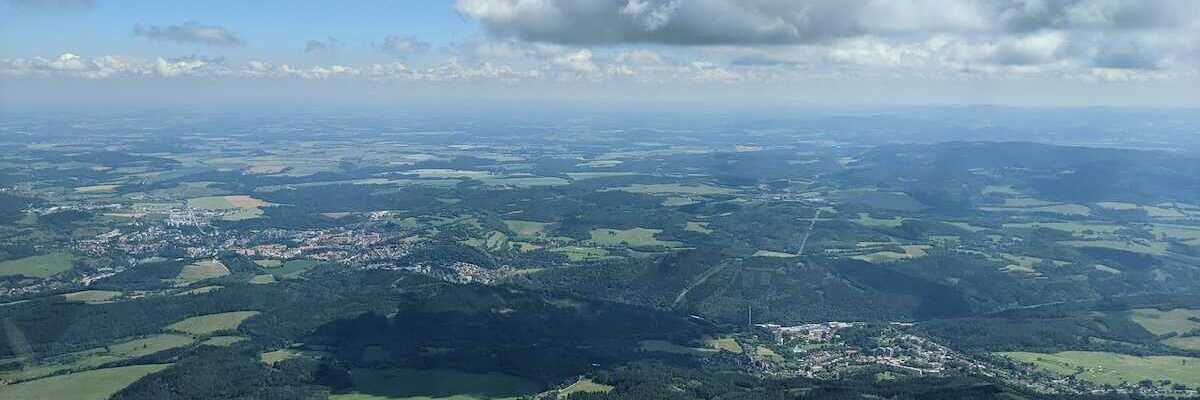 Flugwegposition um 10:28:08: Aufgenommen in der Nähe von Okres Český Krumlov, Tschechien in 1579 Meter