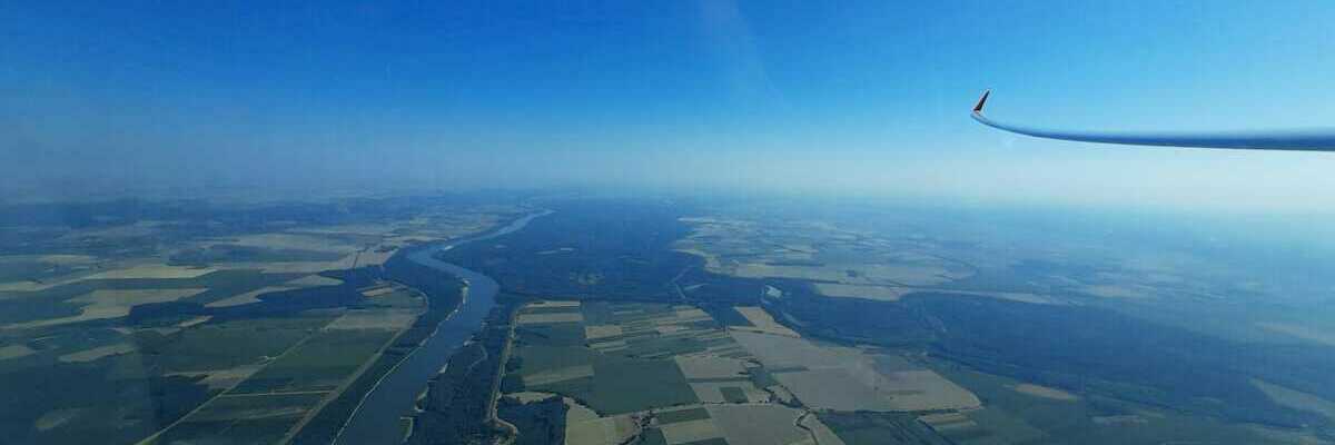 Flugwegposition um 14:55:41: Aufgenommen in der Nähe von Kreis Szekszárd, Ungarn in 1736 Meter