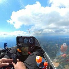 Flugwegposition um 14:10:31: Aufgenommen in der Nähe von Haugschlag, 3874, Österreich in 2057 Meter