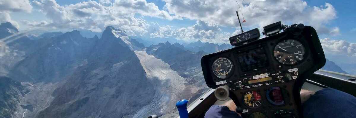 Flugwegposition um 15:56:27: Aufgenommen in der Nähe von Arrondissement de Briançon, Frankreich in 3805 Meter