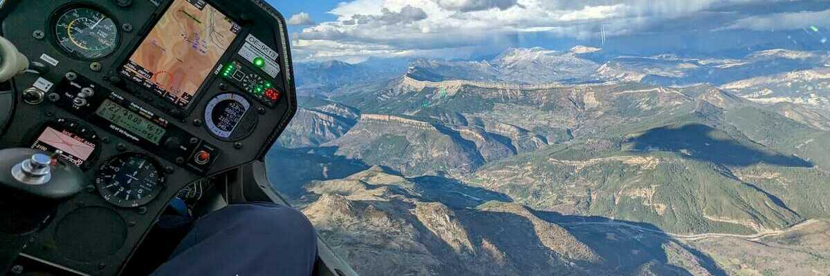 Flugwegposition um 16:15:17: Aufgenommen in der Nähe von Arrondissement de Castellane, Frankreich in 2125 Meter