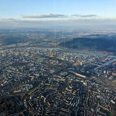 Verortung via Georeferenzierung der Kamera: Aufgenommen in der Nähe von Linz, Österreich in 1500 Meter
