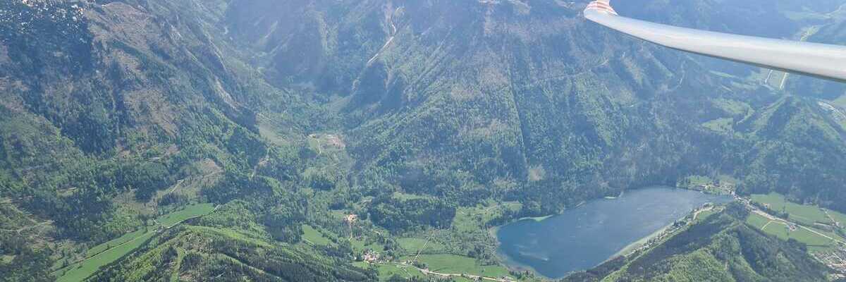 Flugwegposition um 12:58:45: Aufgenommen in der Nähe von Gaming, Österreich in 2403 Meter