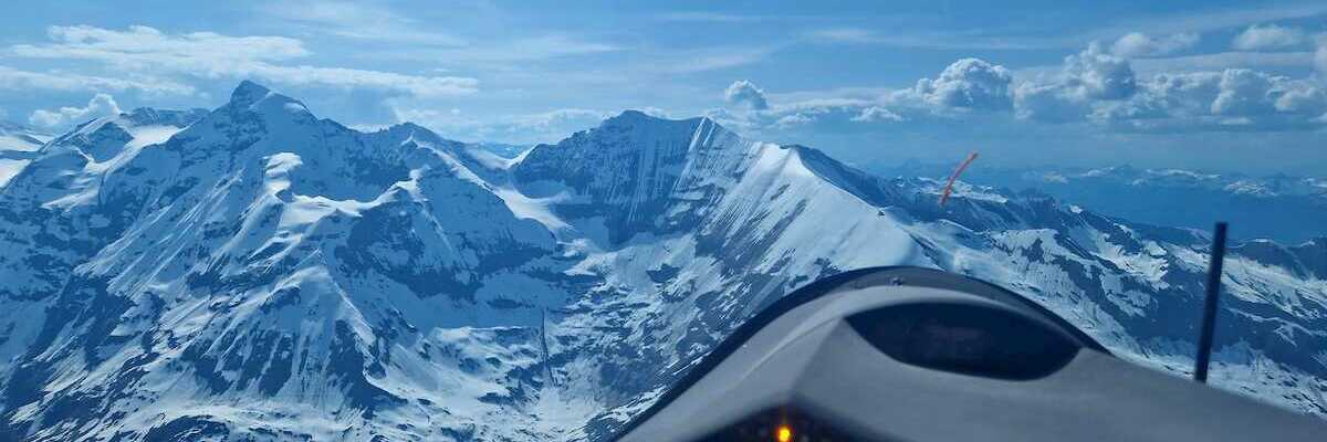 Flugwegposition um 14:37:49: Aufgenommen in der Nähe von Gemeinde Fusch an der Großglocknerstraße, 5672 Fusch an der Großglocknerstraße, Österreich in 3095 Meter