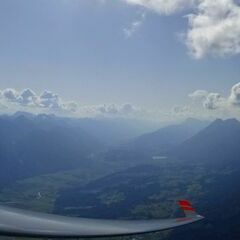 Flugwegposition um 14:49:26: Aufgenommen in der Nähe von Gemeinde Nötsch im Gailtal, Österreich in 1981 Meter