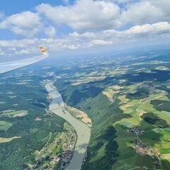 Flugwegposition um 09:46:11: Aufgenommen in der Nähe von Gemeinde Neustift im Mühlkreis, Österreich in 1641 Meter