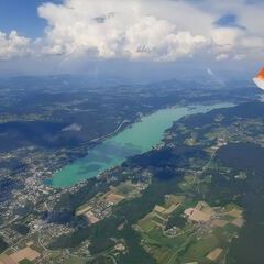 Flugwegposition um 13:12:23: Aufgenommen in der Nähe von Gemeinde Rosegg, Österreich in 1994 Meter