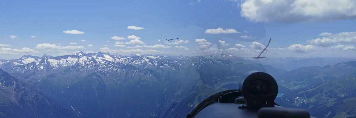 Verortung via Georeferenzierung der Kamera: Aufgenommen in der Nähe von Gemeinde Neukirchen am Großvenediger, Österreich in 3000 Meter