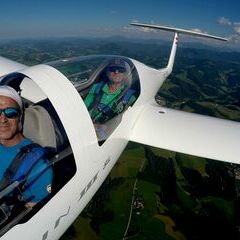 Flugwegposition um 15:26:22: Aufgenommen in der Nähe von Biberbach, Österreich in 1030 Meter