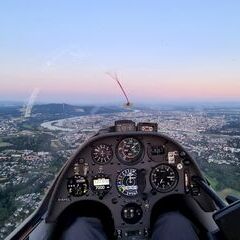 Flugwegposition um 18:59:42: Aufgenommen in der Nähe von Linz, Österreich in 636 Meter