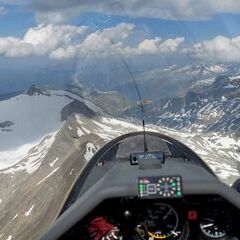 Flugwegposition um 14:40:14: Aufgenommen in der Nähe von Gemeinde Heiligenblut, 9844, Österreich in 3099 Meter