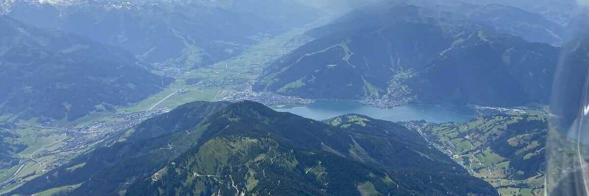 Flugwegposition um 13:23:32: Aufgenommen in der Nähe von Gemeinde Bruck an der Großglocknerstraße, Bruck an der Großglocknerstraße, Österreich in 2726 Meter