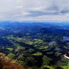 Flugwegposition um 11:12:41: Aufgenommen in der Nähe von Gemeinde St. Radegund bei Graz, Österreich in 2172 Meter