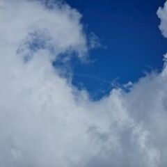 Flugwegposition um 12:57:00: Aufgenommen in der Nähe von Gemeinde Waidhofen an der Thaya, 3830 Waidhofen an der Thaya, Österreich in 2342 Meter