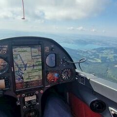 Flugwegposition um 13:25:22: Aufgenommen in der Nähe von Gemeinde Altmünster am Traunsee, Altmünster am Traunsee, Österreich in 1505 Meter