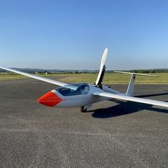 Flugwegposition um 15:58:11: Aufgenommen in der Nähe von Gemeinde Dobersberg, Österreich in 460 Meter