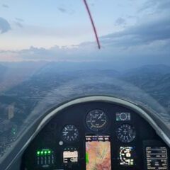 Flugwegposition um 18:31:13: Aufgenommen in der Nähe von Arrondissement de Forcalquier, Frankreich in 1344 Meter