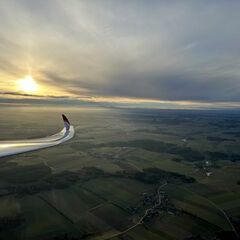 Flugwegposition um 14:32:16: Aufgenommen in der Nähe von Dobersberg, Österreich in 1216 Meter