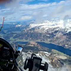 Flugwegposition um 09:46:54: Aufgenommen in der Nähe von Gemeinde Altmünster am Traunsee, Altmünster am Traunsee, Österreich in 1987 Meter