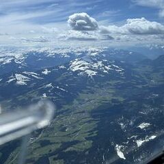 Flugwegposition um 12:51:14: Aufgenommen in der Nähe von Kirchdorf in Tirol, Österreich in 2749 Meter