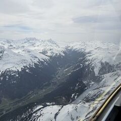 Flugwegposition um 12:42:07: Aufgenommen in der Nähe von Pettneu am Arlberg, Österreich in 2824 Meter