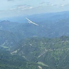Flugwegposition um 09:17:28: Aufgenommen in der Nähe von Miesenbach, Österreich in 1544 Meter