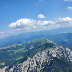 Flugwegposition um 13:58:31: Aufgenommen in der Nähe von Schwarzau im Gebirge, Österreich in 2462 Meter