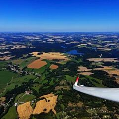 Flugwegposition um 11:45:09: Aufgenommen in der Nähe von Okres Jindřichův Hradec, Tschechien in 1250 Meter
