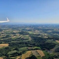 Flugwegposition um 16:11:09: Aufgenommen in der Nähe von Stroheim, Österreich in 790 Meter