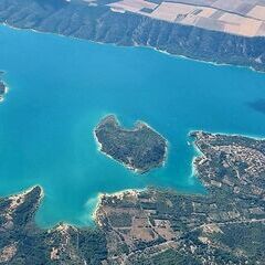 Flugwegposition um 14:27:13: Aufgenommen in der Nähe von Arrondissement de Brignoles, Frankreich in 2676 Meter
