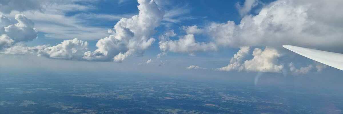 Flugwegposition um 14:49:18: Aufgenommen in der Nähe von Okres Jindřichův Hradec, Tschechien in 2388 Meter