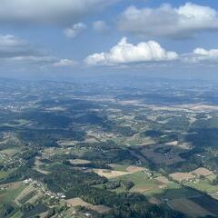 Flugwegposition um 12:57:03: Aufgenommen in der Nähe von Sinabelkirchen, Österreich in 1040 Meter