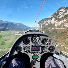 Flugwegposition um 09:03:55: Aufgenommen in der Nähe von Völs, Österreich in 712 Meter