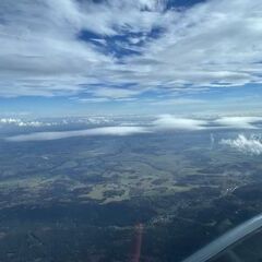 Flugwegposition um 10:58:30: Aufgenommen in der Nähe von Okres Bruntál, Tschechien in 2516 Meter
