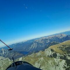 Flugwegposition um 12:27:14: Aufgenommen in der Nähe von Vomp, Österreich in 2499 Meter