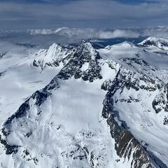 Flugwegposition um 13:42:18: Aufgenommen in der Nähe von Kals am Großglockner, 9981, Österreich in 4048 Meter